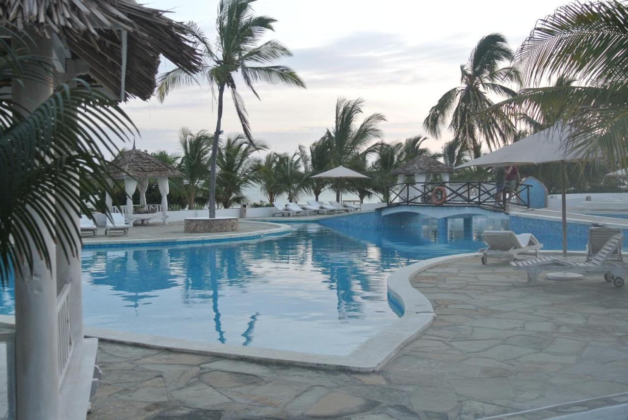 Twiga Beach Resort & Spa Ватаму Экстерьер фото